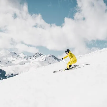 Near Hochzillertal Lift 유던스