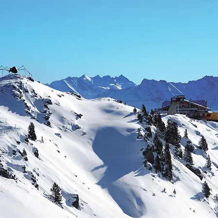 Near Hochzillertal Lift