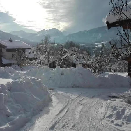 Near Hochzillertal Lift * ウダーンス