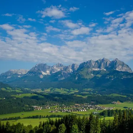 Near Hochzillertal Lift アパート